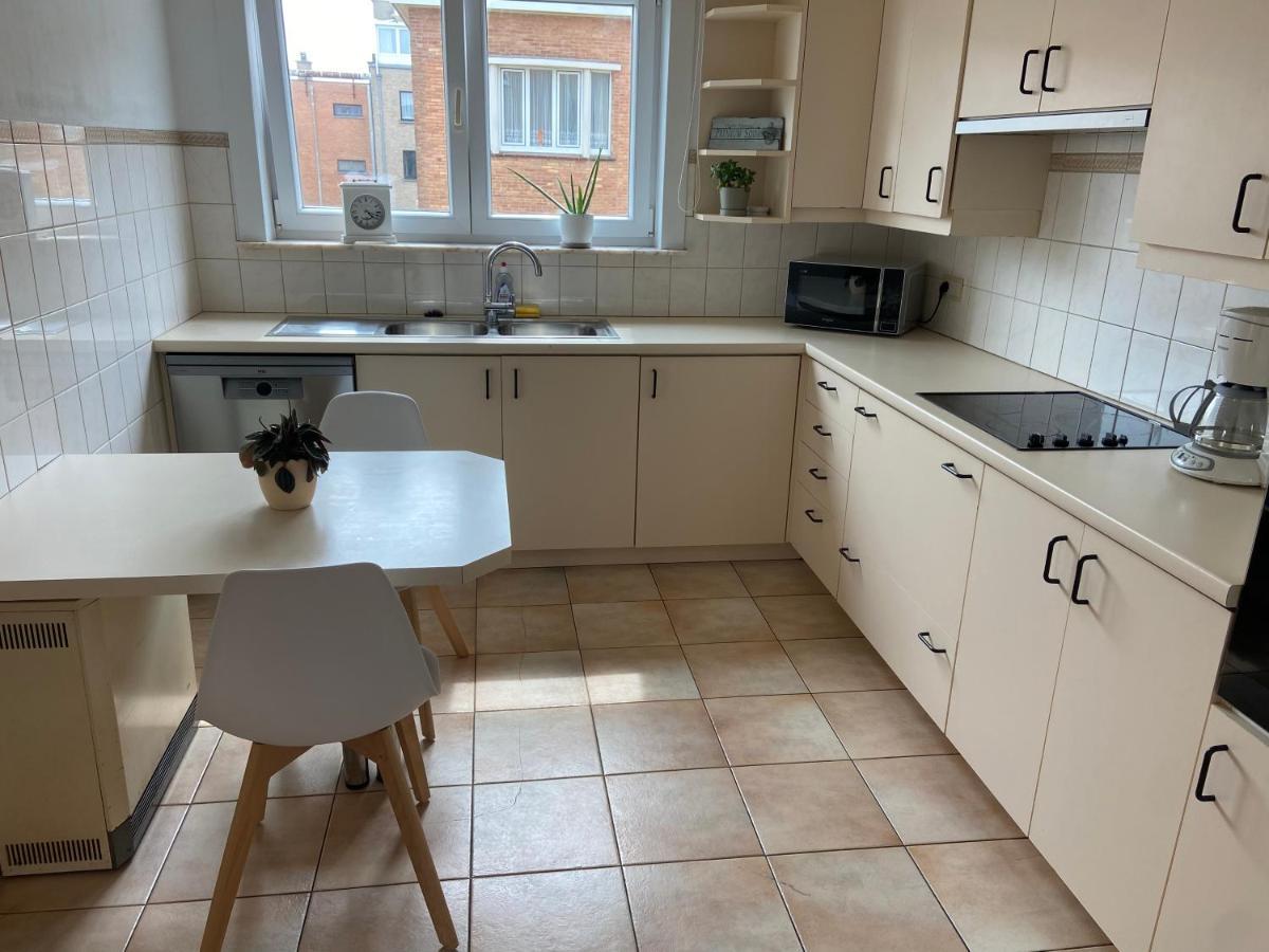 Ruim Zonnig Appartement Op 50M Van Strand Ostend Exterior foto